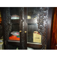 Armoire bibliothèque vitrée patine foncée
