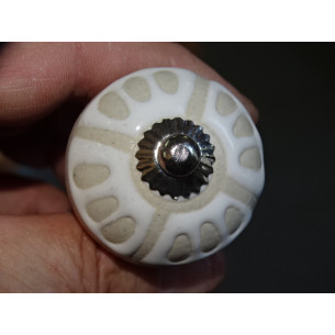 Pomos para muebles con cuatro tríos de puntos en relieve... 2