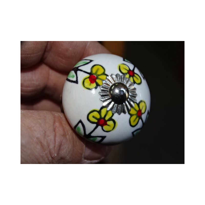 Pomos para muebles en porcelana blanca y...