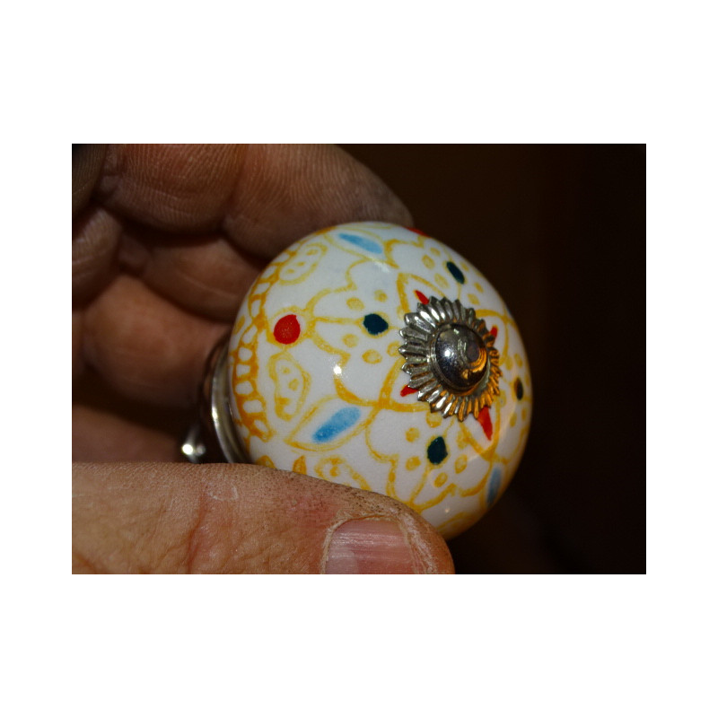 Boutons de meubles blanc avec arabesque orange...