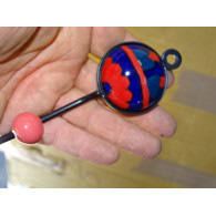 runder Kleiderhaken aus rotem und ultramarinblauem Porzellan