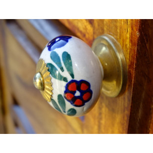 Porcelain knobs leaf green red 2