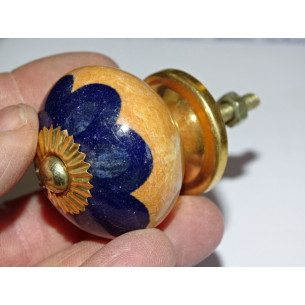 Manejar de muebles marrón y azul  ultramar 2