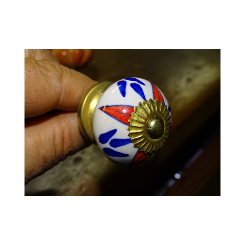 Handle porcelain flower 4 red petals