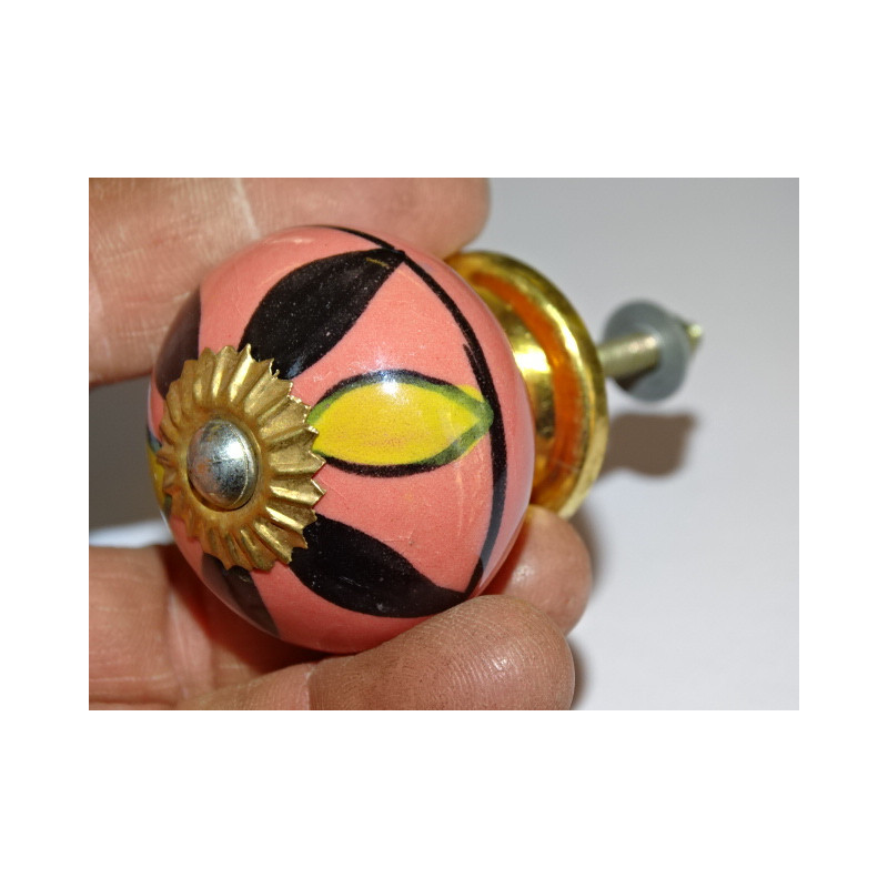 manico Rosa Mobili con petali di colore giallo...