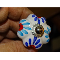 Weißer Kürbisgriff und Türkis- und Ultramarinblumen - Silber